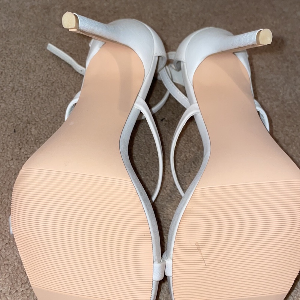 Brand New White 3 Strap F21 Pump (sz 8) - Picture 4 of 4